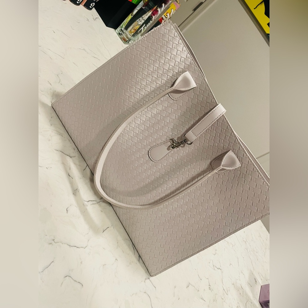 Host Pick Nwot Leather Pearl Tote Unbranded